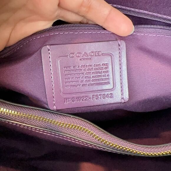 COACH DRAWSTRING CARRYALL IN SIGNATURE CANVAS - Picture 8 of 8